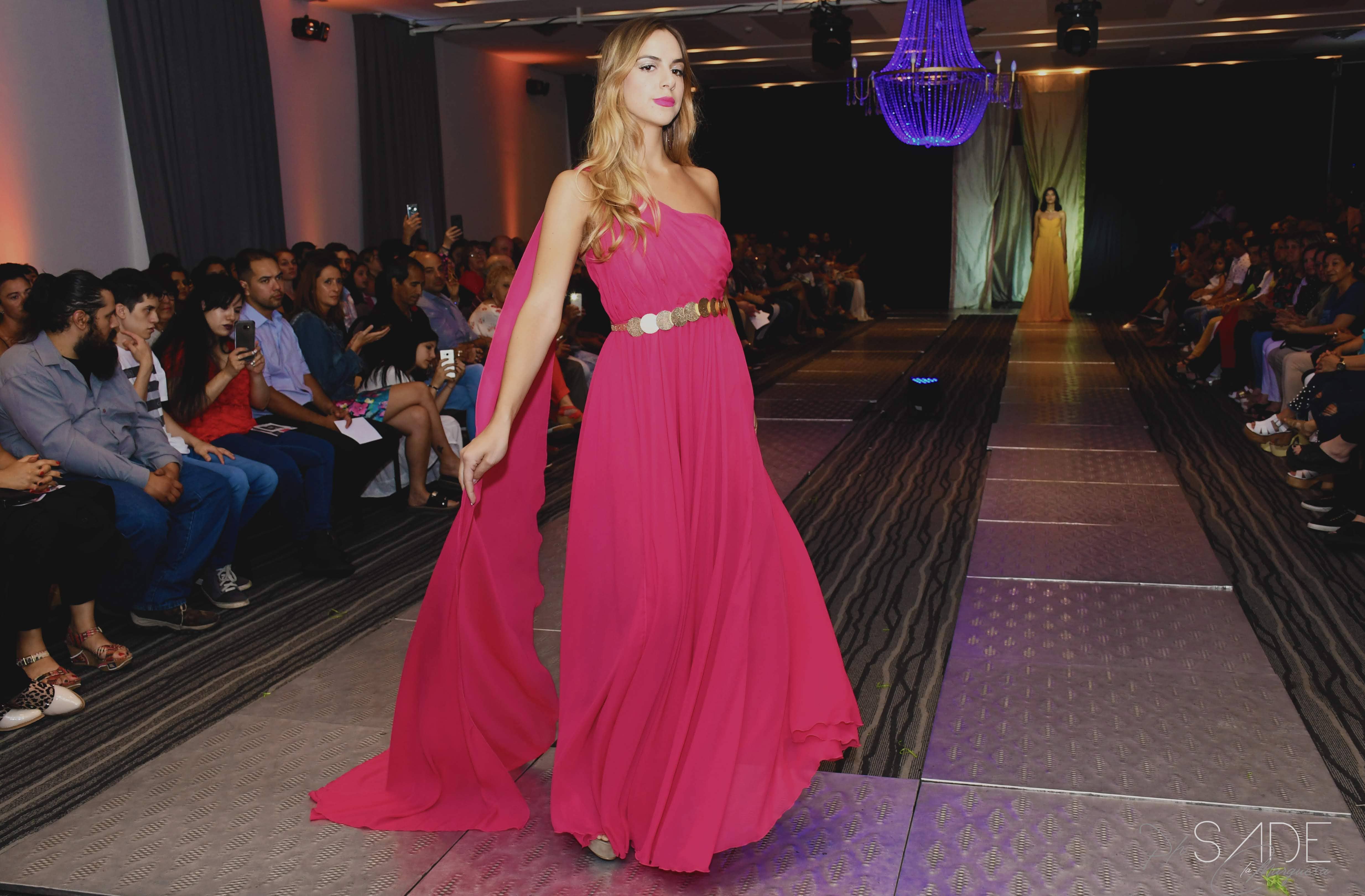 Vestido de alta costura rosa