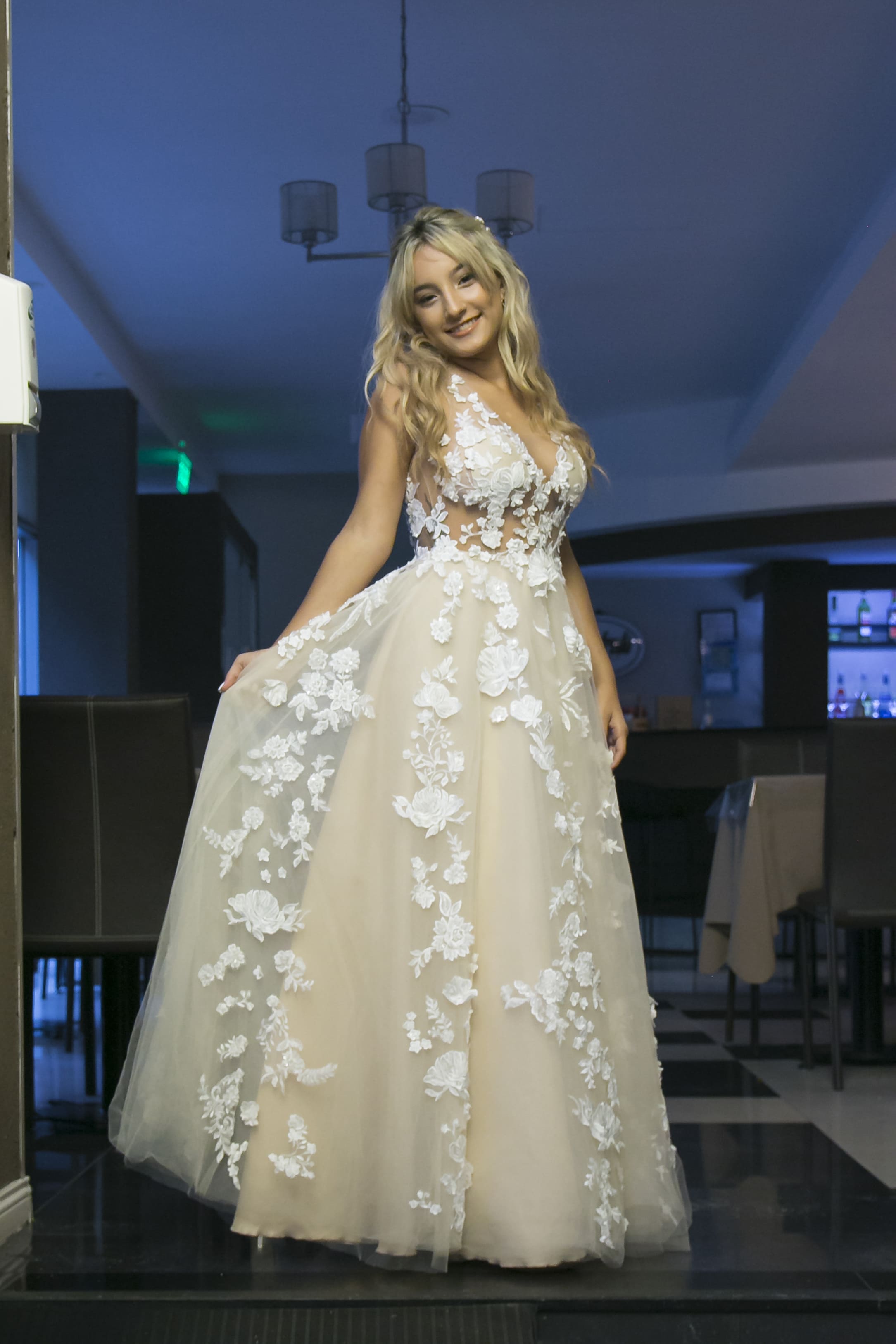 Vestido de quinceañera color natural
