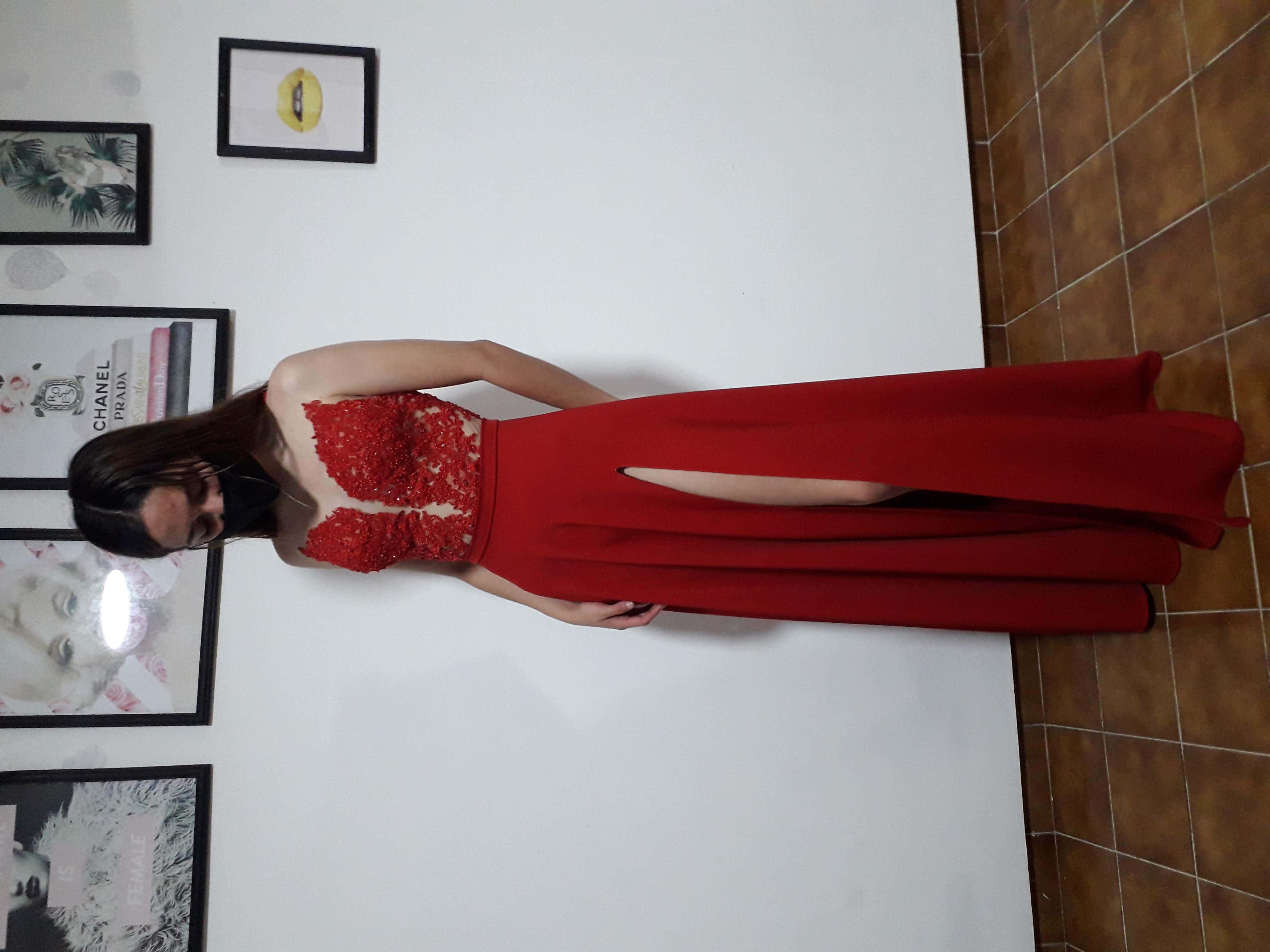 Vestido para egresada de alta costura color rojo