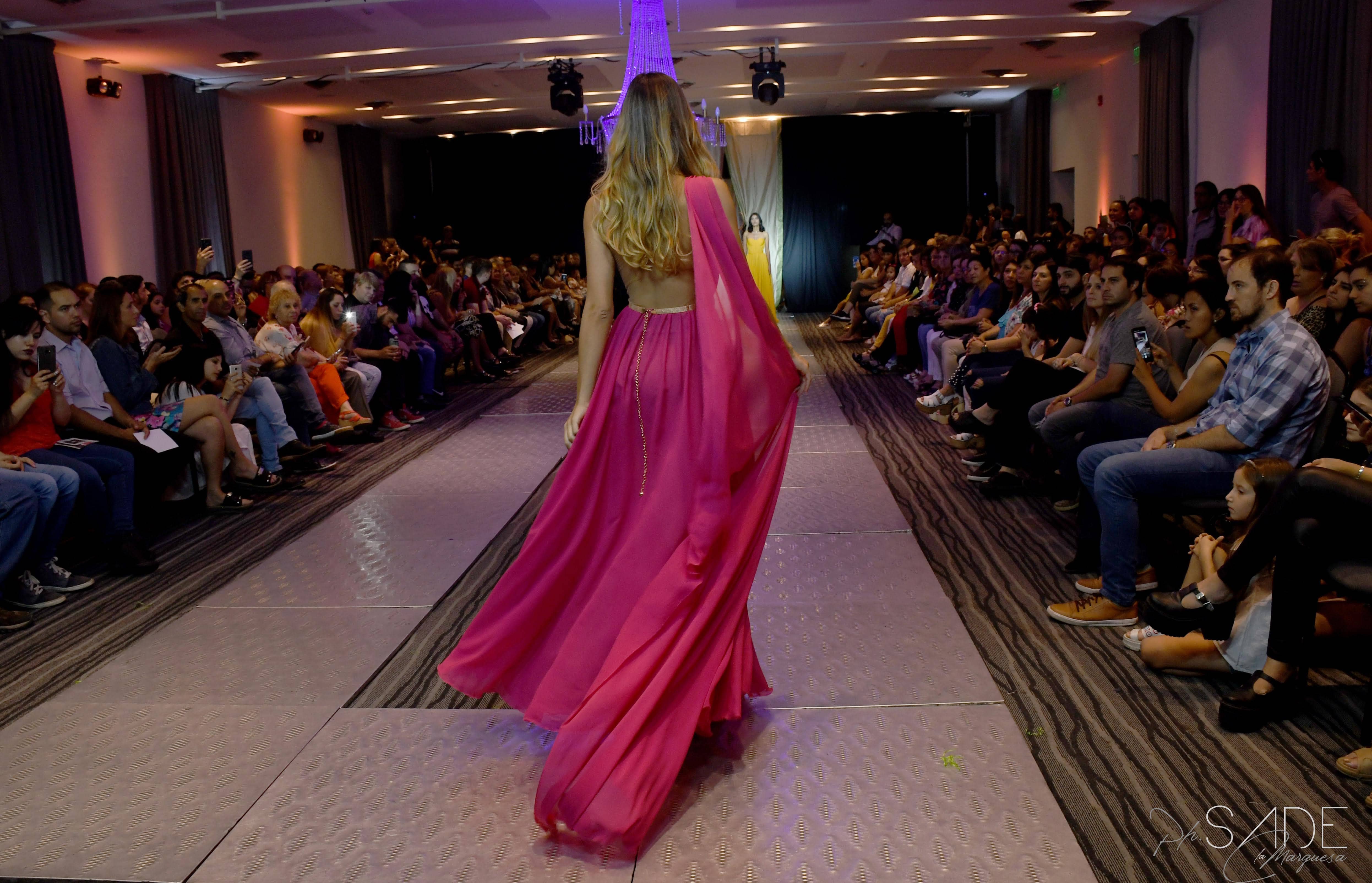Vestido de fiesta color fucsia
