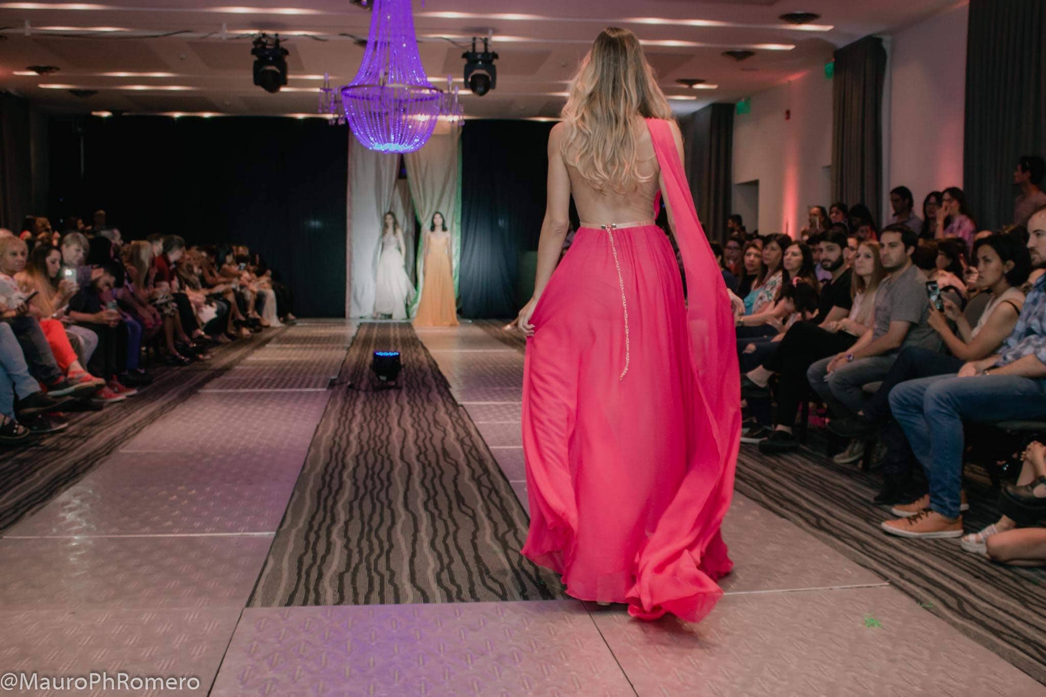 Vestido de fiesta color fucsia rosario